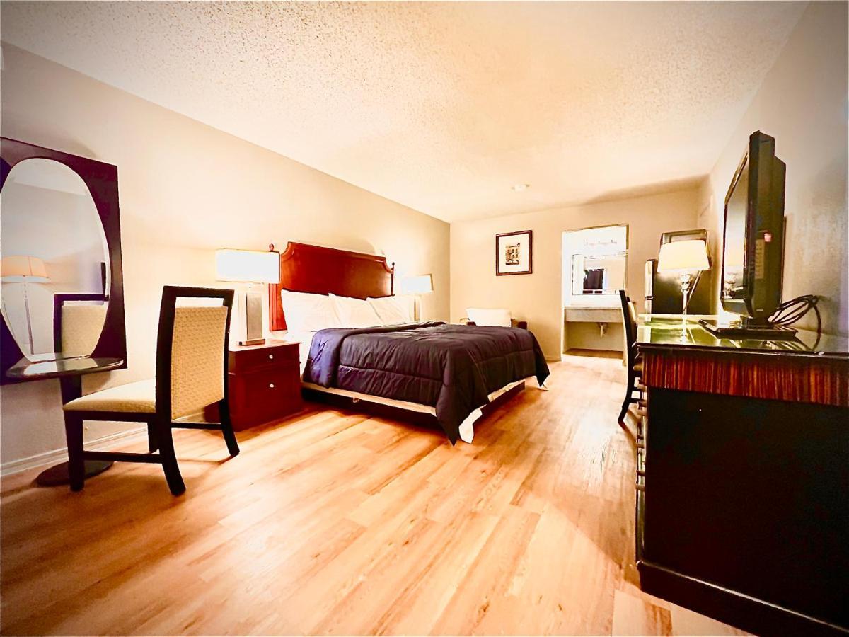 Economy Inn And Suites Tulsa Zewnętrze zdjęcie