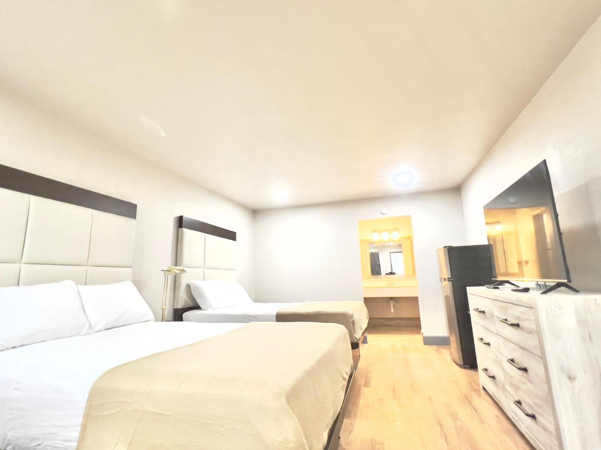 Economy Inn And Suites Tulsa Zewnętrze zdjęcie