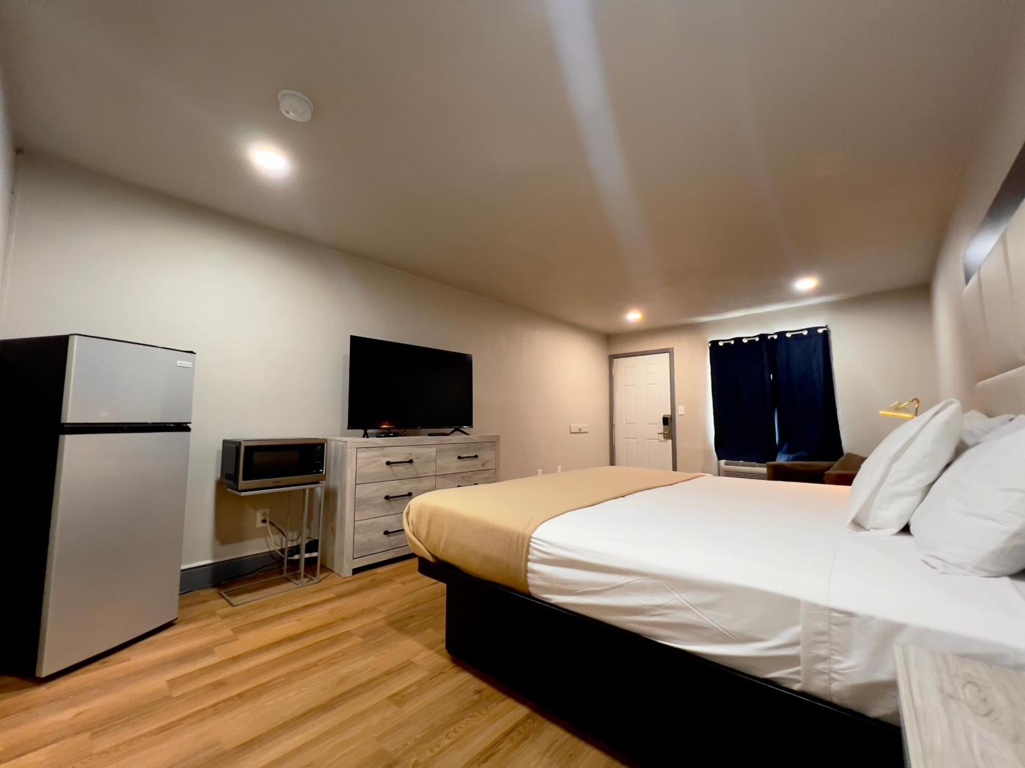 Economy Inn And Suites Tulsa Zewnętrze zdjęcie