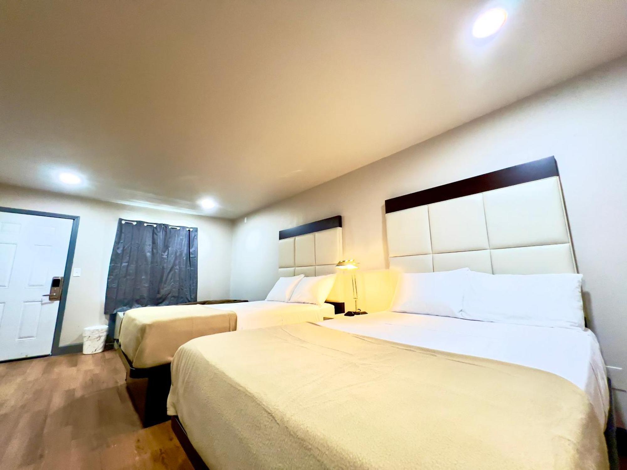 Economy Inn And Suites Tulsa Zewnętrze zdjęcie