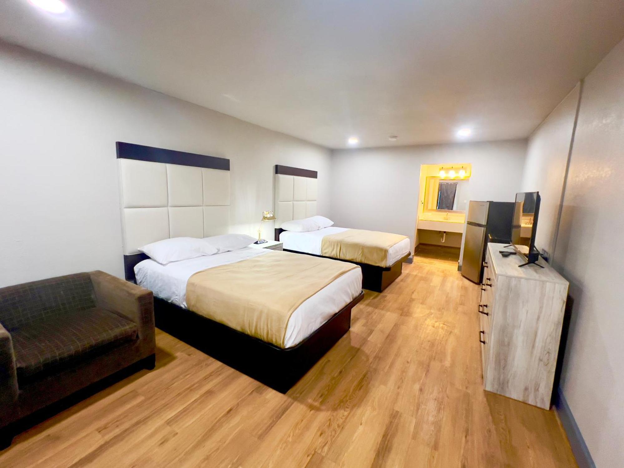 Economy Inn And Suites Tulsa Zewnętrze zdjęcie