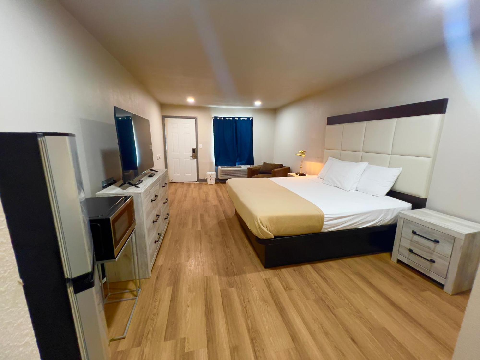 Economy Inn And Suites Tulsa Zewnętrze zdjęcie