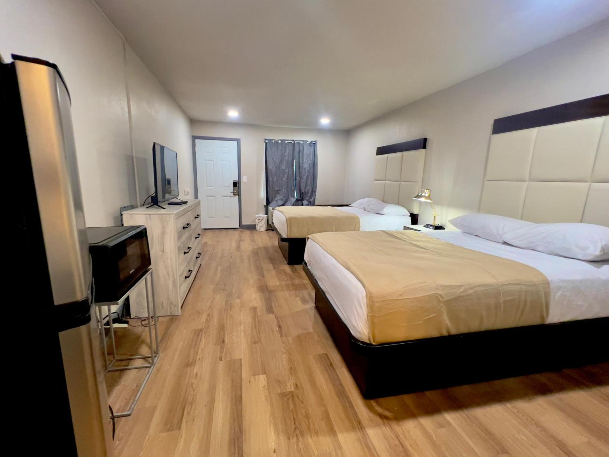 Economy Inn And Suites Tulsa Zewnętrze zdjęcie