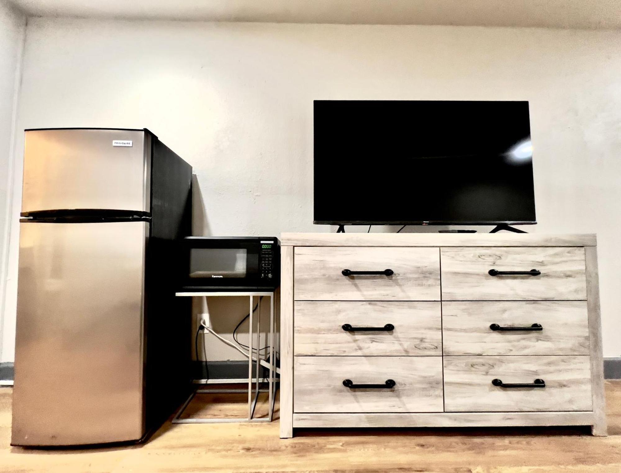 Economy Inn And Suites Tulsa Zewnętrze zdjęcie